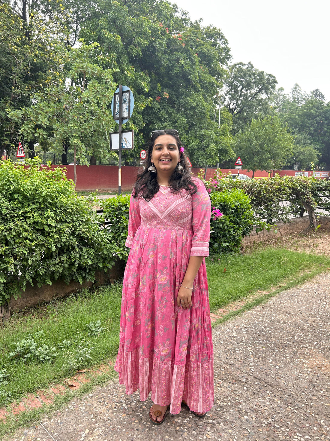 Gulaabi Noor Anarkali
